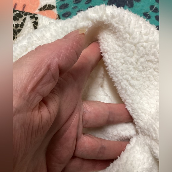 Easel Teddy fleece Sherpa pullover. Size Large - Picture 7 of 10